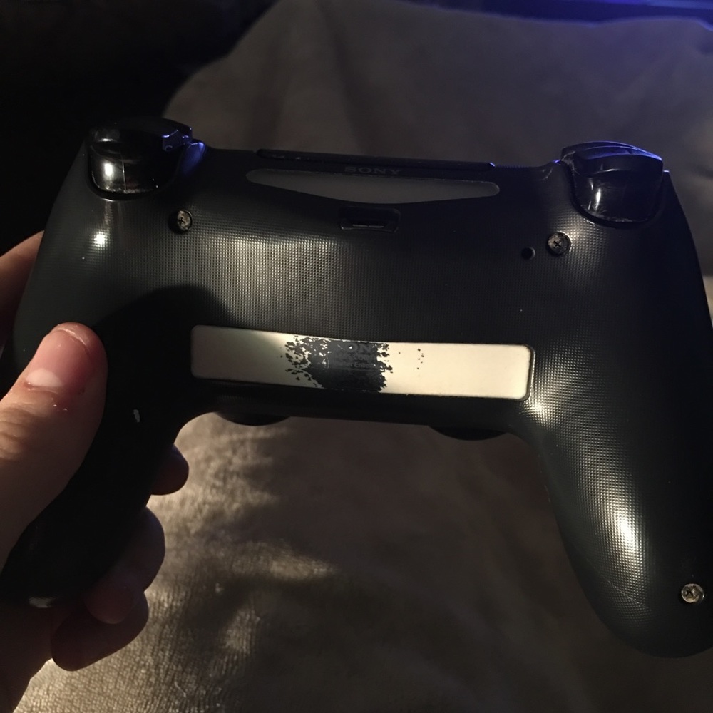 PS4 controller - Picture 3 of 3
